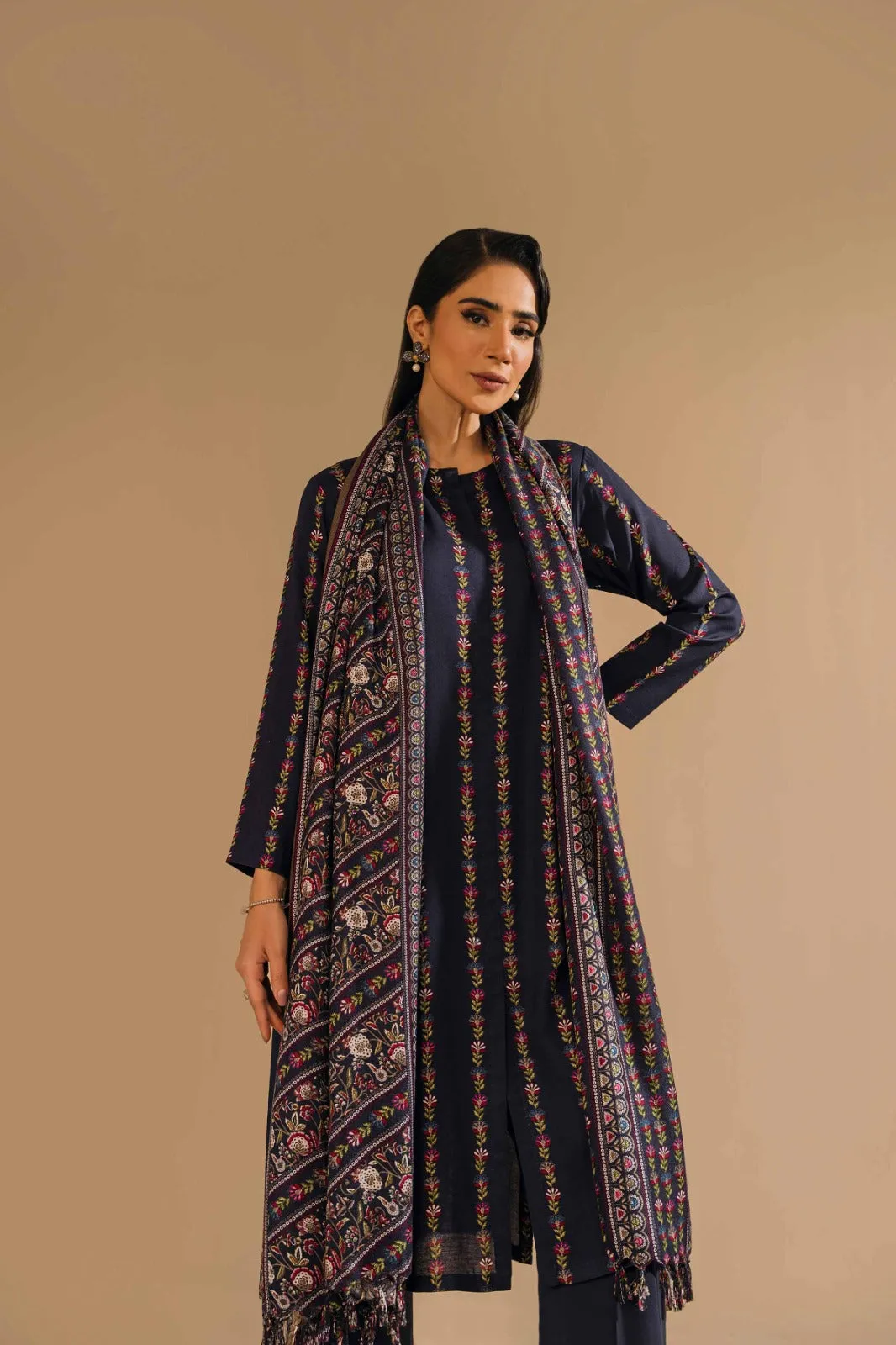 Nishat Embroidered lawn Three Piece 18410